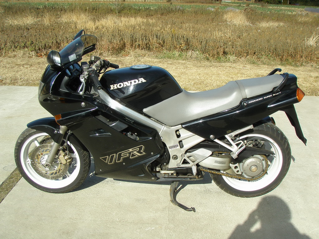 Купить мотоцикл Honda VFR750-2 1990 фото 10